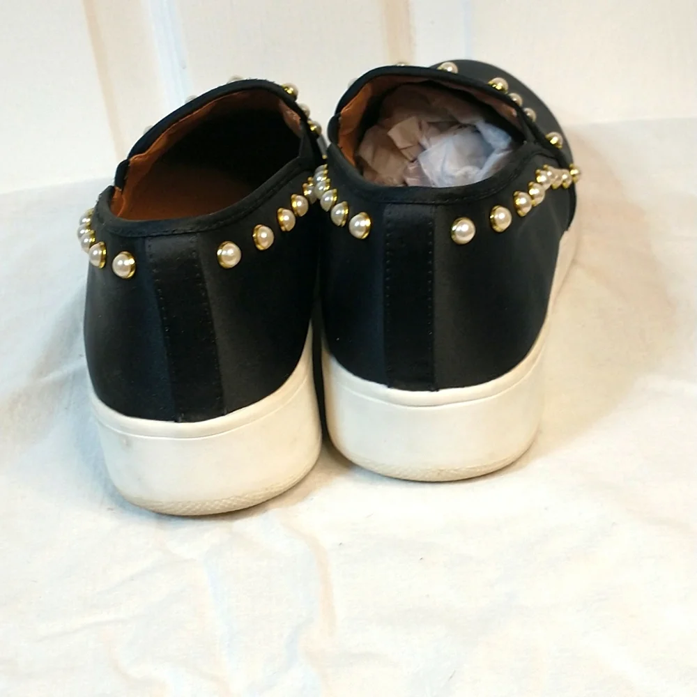 Steve Madden size 10 black satin with pearl accent slip-ons EUC (F) - Picture 5 of 7